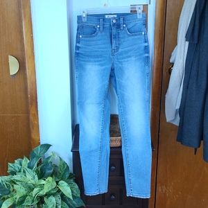 Madewell 10 in high rise skinny crop jeans